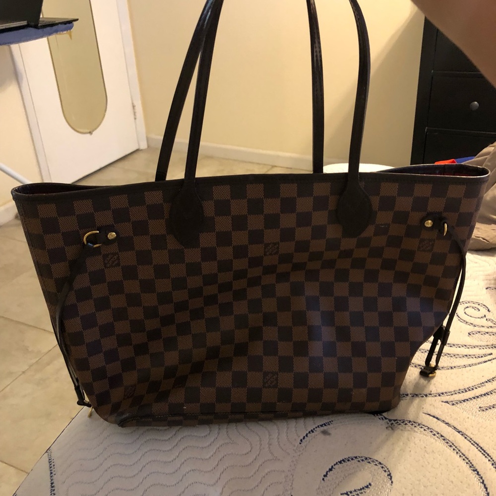 LOUIS VUITTON NEVERFULL MM $675